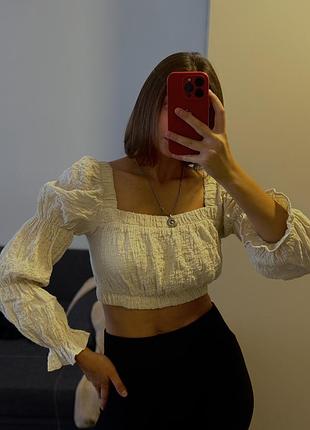 Топ з воланами