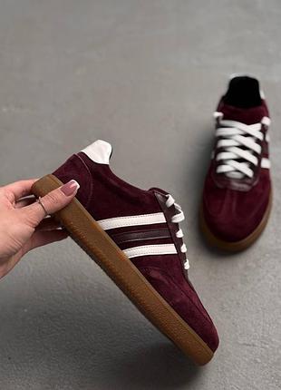 Кроссовки из натуральной кожи и замши