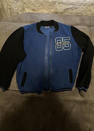 Кофта на замку