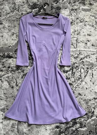 Жіноча сукня в рубчик