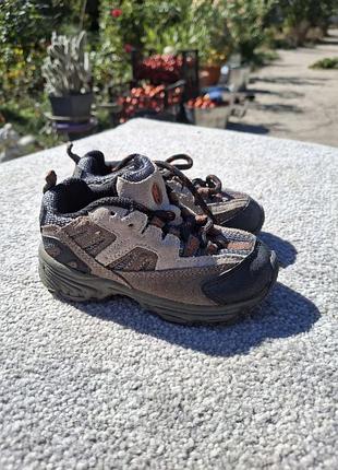 Кроссовки для малышей