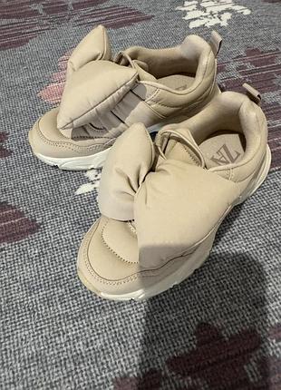 Дитячі кросівки zara