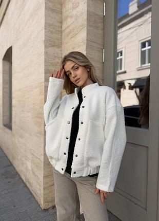 М'який осінній бомбер кашемір баранчик на кнопках, жіночий молочний бомбер на осінь з кишенями, базовий бомбер, #198