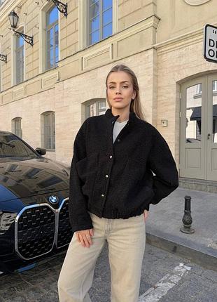 Мягкий осенний бомбер кашемир баранчик на кнопках, женский черный бомбер на осень с карманами, базовый бомбер, #198