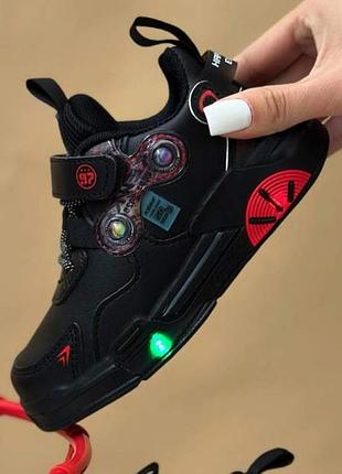 Кроссовки на мальчиков/ светятся