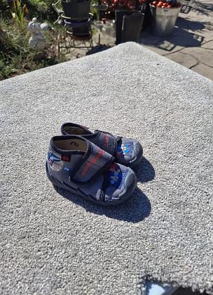 Кроссовки для малышей