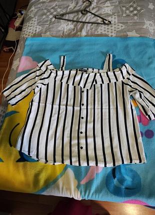 Блузка с открытыми плечами 54-56 р