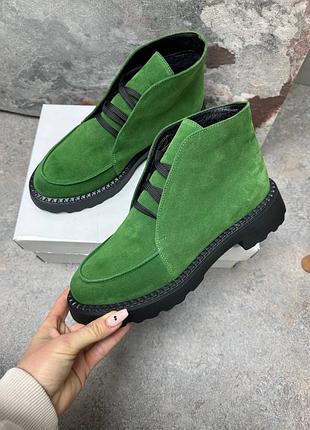 Зелені базові замшеві черевики демісезонні чи зимові колір на вибір