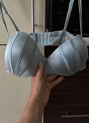 Шикарний бюст