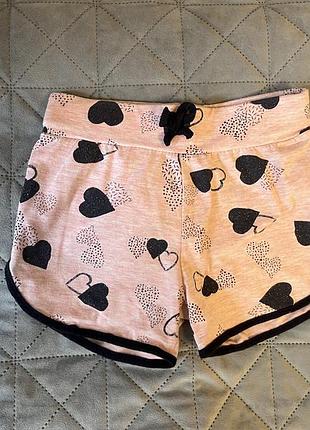 Шорти в сердечко для дівчинки 6-8 р