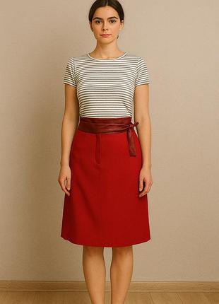 Спідниця жіноча червона костюмний креп та пояс зі шкіри, фасон трапеція розмір s