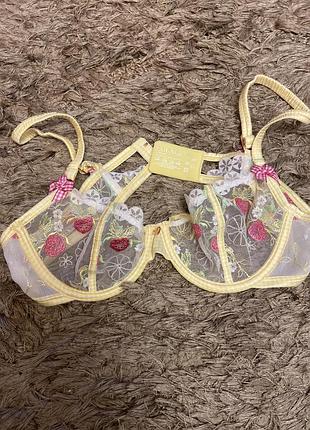 Бюстгальтер