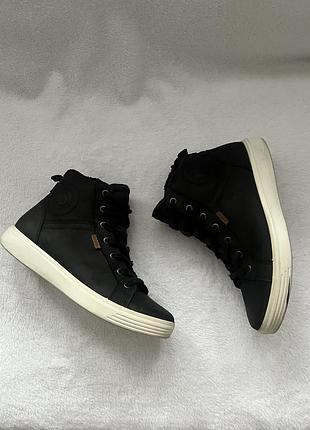 Черевики фірми ecco 40 розміру за устілкою 25,5 см. вся устілка із загином на п'яту 26,5 см.