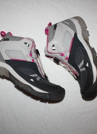 Черевики фірми quechua 38-го розміру за устілкою 24 см.