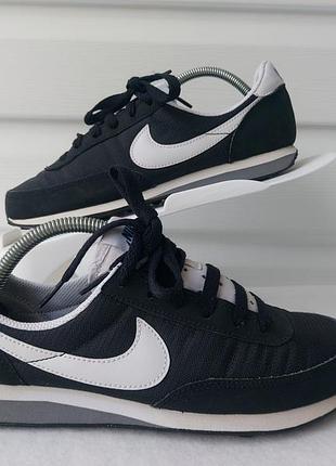 Кросівки чорно-білі жіночі nike elite