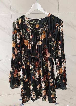 Чорна квіткова сукня h&m з довгим рукавом, розмір xs–s