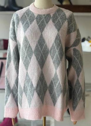 Свитер женский вязанный с узором ромбы свободного кроя, розовый -пудра - серый