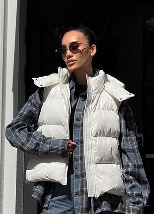 Теплый жилет с капюшоном на биопухе молочный, женская жилетка безрукавка на осень, жилет на пуху, кулл