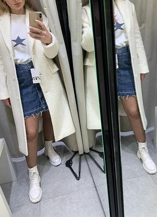 Стильне біле пальто zara з вовною
