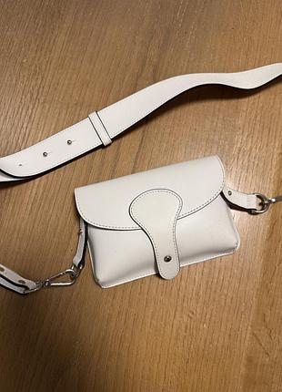 Біла шкіряна сумка через плече