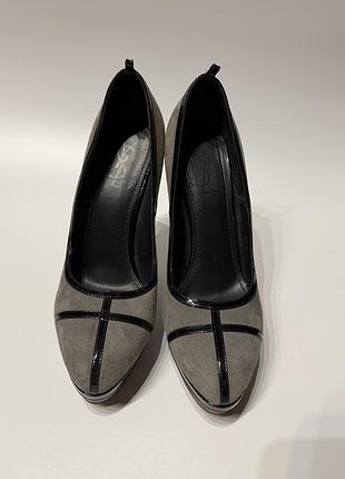 Туфлі yvessantlaurent