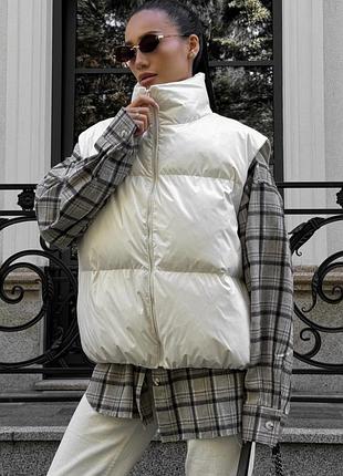 Теплый жилет на биопухую молочный, женская жилетка безрукавка на осень, жилет на пуху без капюшона, дом