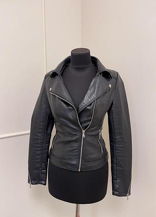 Куртка шкірянка жіноча чорна косуха s / 36