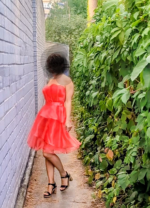 Платье корсетное коктейльное праздничное gina tricot