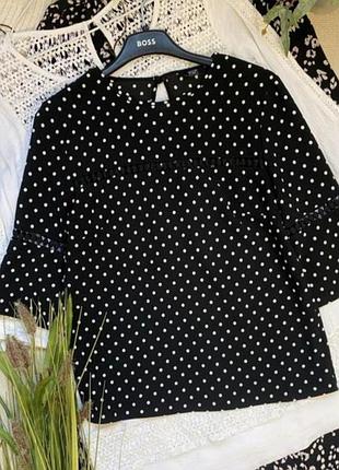 Черная блуза в белый горошек f&f с кружевными вставками