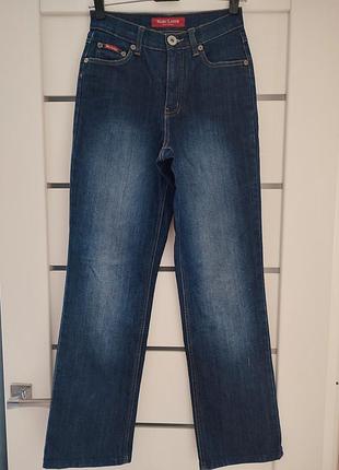 Джинсы прямого кроя
