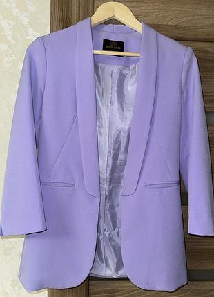 Ліловий жакет на підкладці