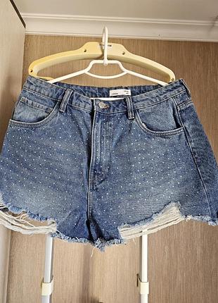 Джинсовые шорты со стразами