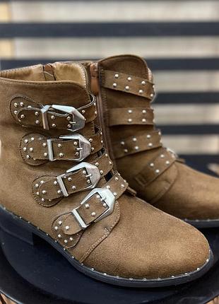 Рыжие коричневые короткие деми ботинки