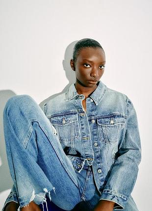 Голубая джинсовая куртка от zara