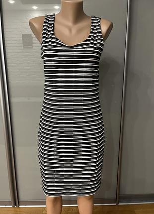 Сукня в смужку