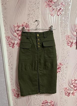 Юбка з розрізом