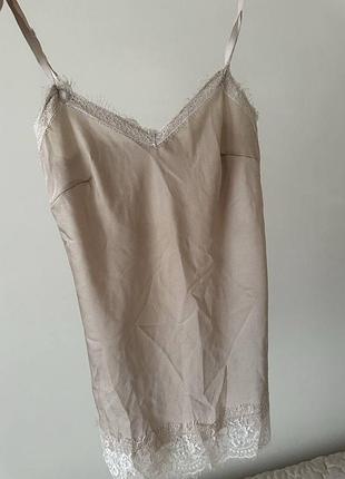 Блуза у білизняному стилі з мереживом