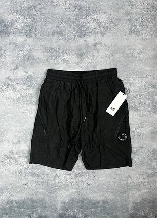 Нейлонові шорти c.p. company чорні