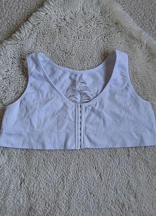 Топ на гачках спереду