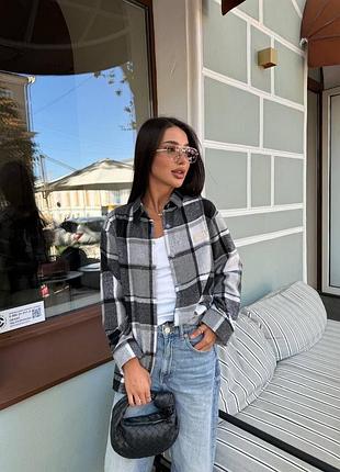 Повсякденна кашемірова сорочка в клітинку подовжена вільного крою з лого нашивкою