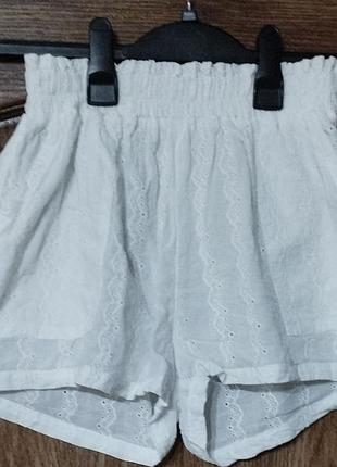 Шорты из натуральной прошвы