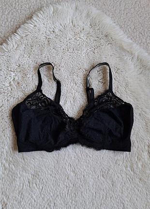Бюстгальтер с кружевными вставками