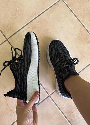 Кросівки чорні
