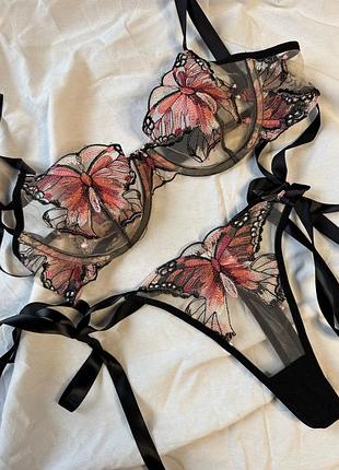 Комплект 𝐵𝑢𝑡𝑡𝑒𝑟𝑓𝑙𝑦