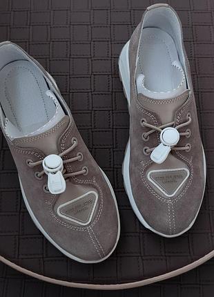 Лоферы на шнуровке