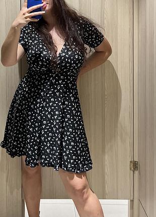 Плаття в квіточку