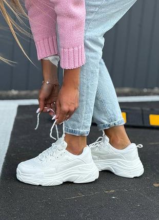 Жіночі кросівки