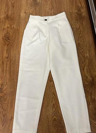 Брюки женские,белые мом