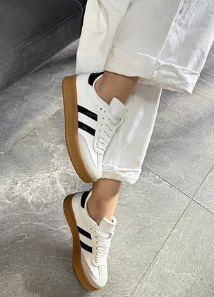 Трендові кросівки