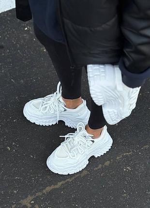 Женские кроссовки